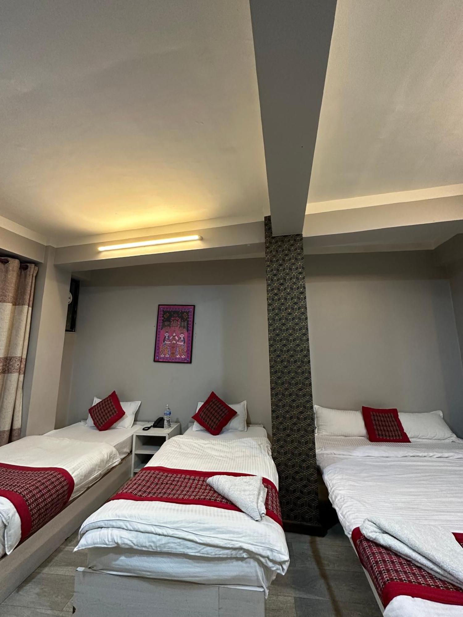 8848 Hostel Катманду Екстериор снимка