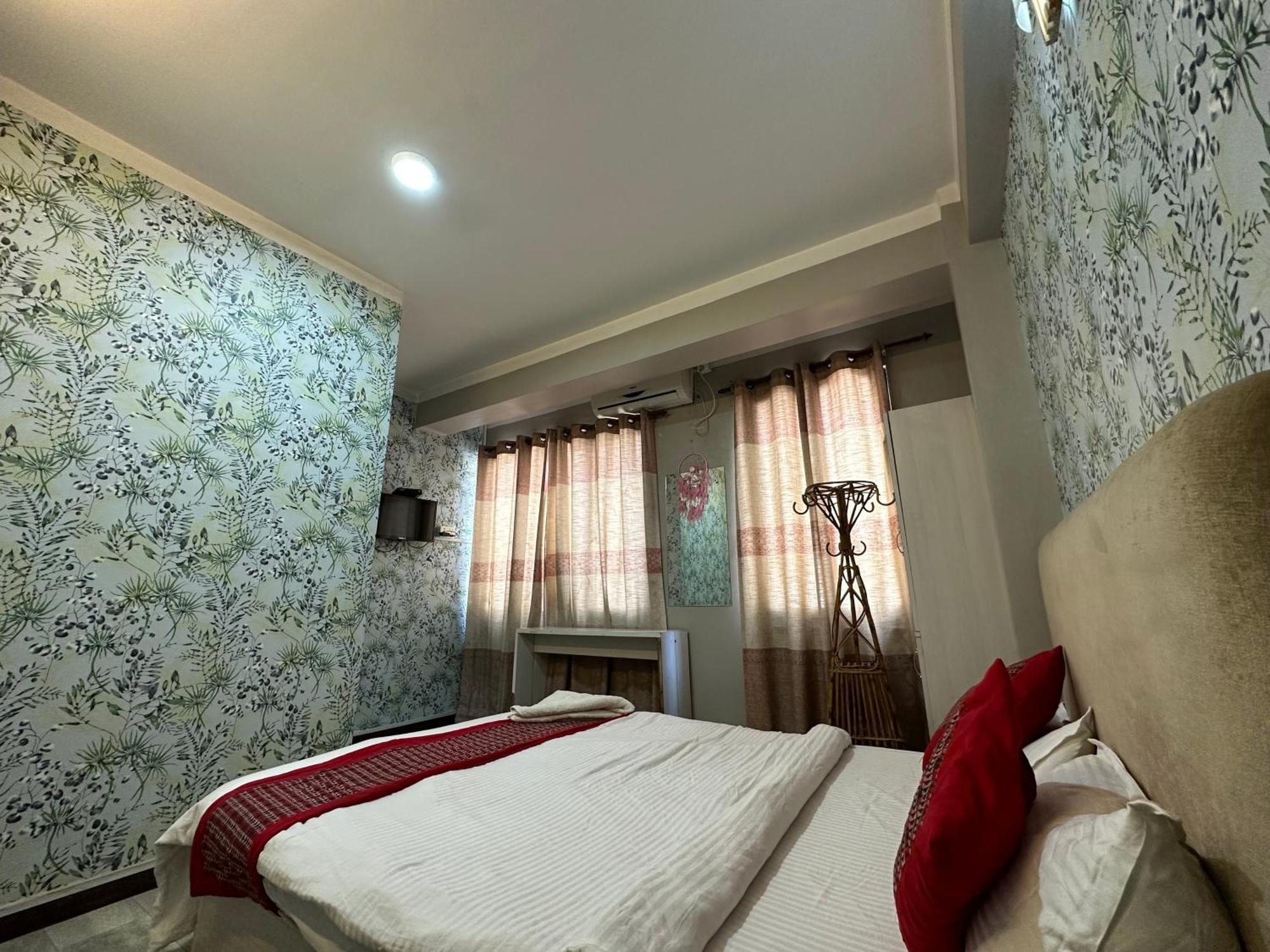 8848 Hostel Катманду Екстериор снимка