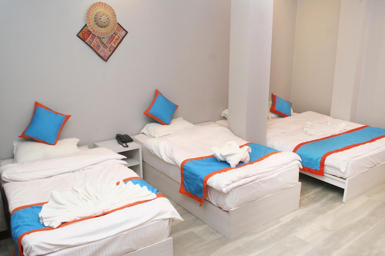 8848 Hostel Катманду Екстериор снимка