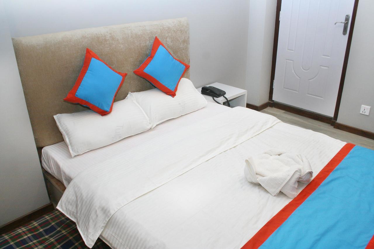 8848 Hostel Катманду Екстериор снимка