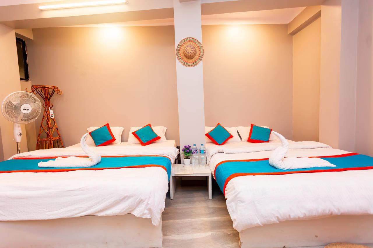 8848 Hostel Катманду Екстериор снимка