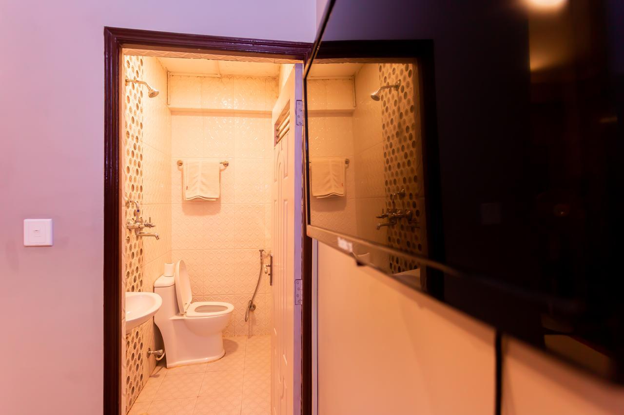 8848 Hostel Катманду Екстериор снимка